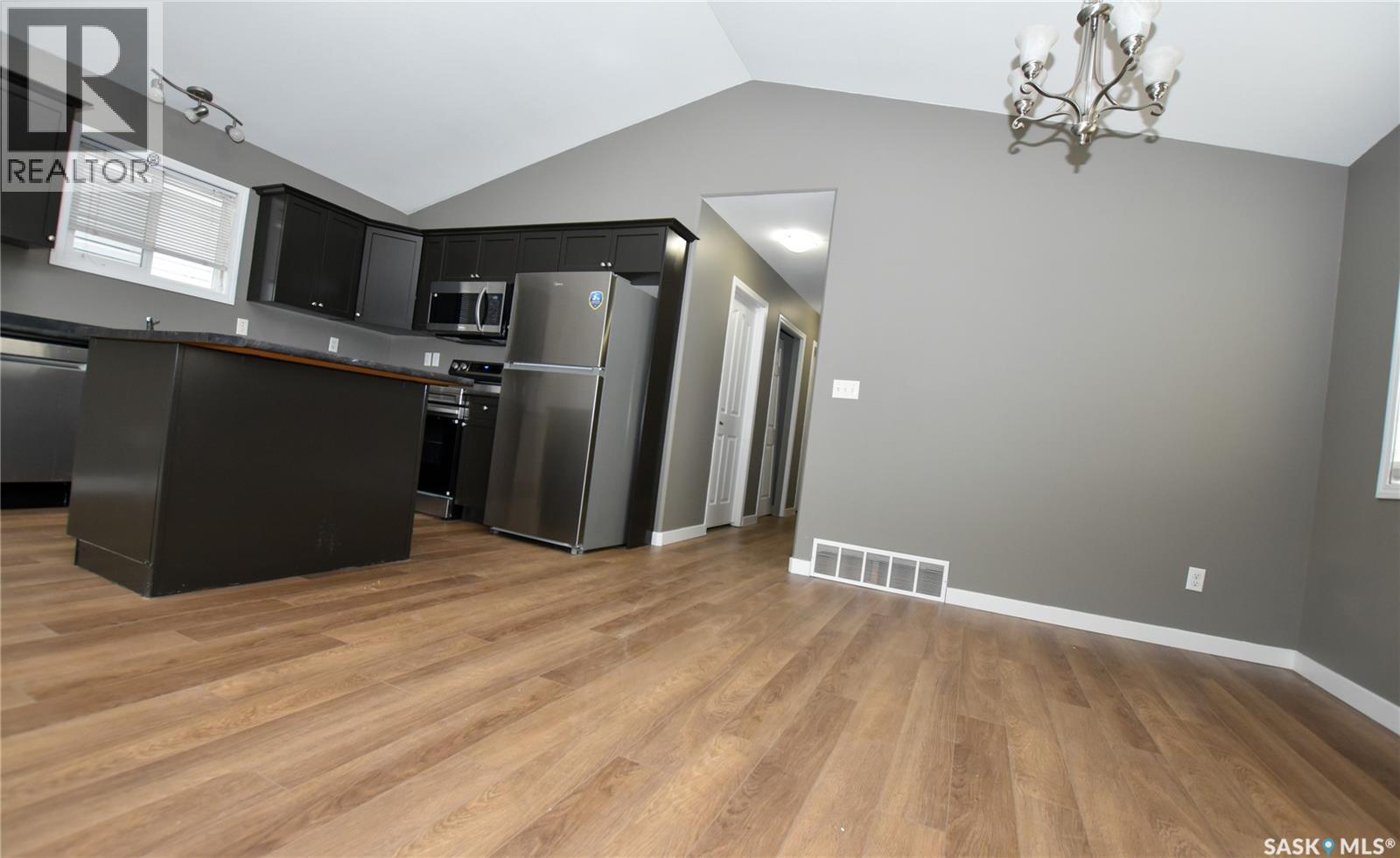106 Geary Crescent, Saskatoon, Saskatchewan  S7R 0B8 - Photo 4 - SK036325