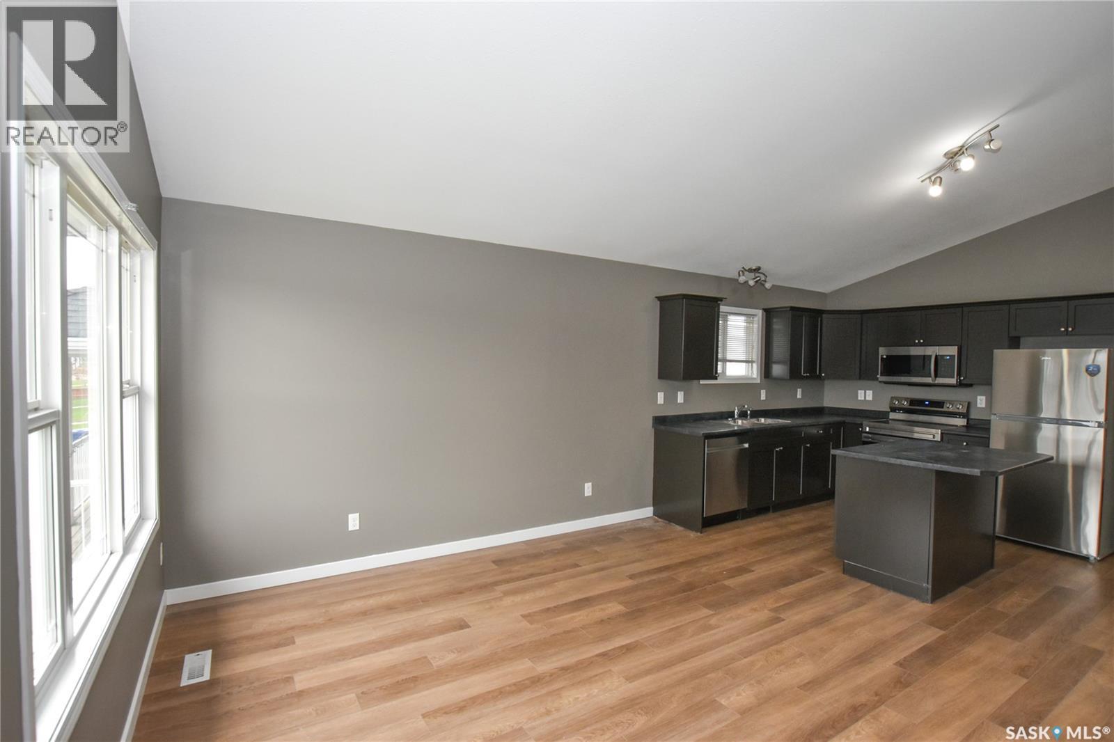 106 Geary Crescent, Saskatoon, Saskatchewan  S7R 0B8 - Photo 6 - SK036325