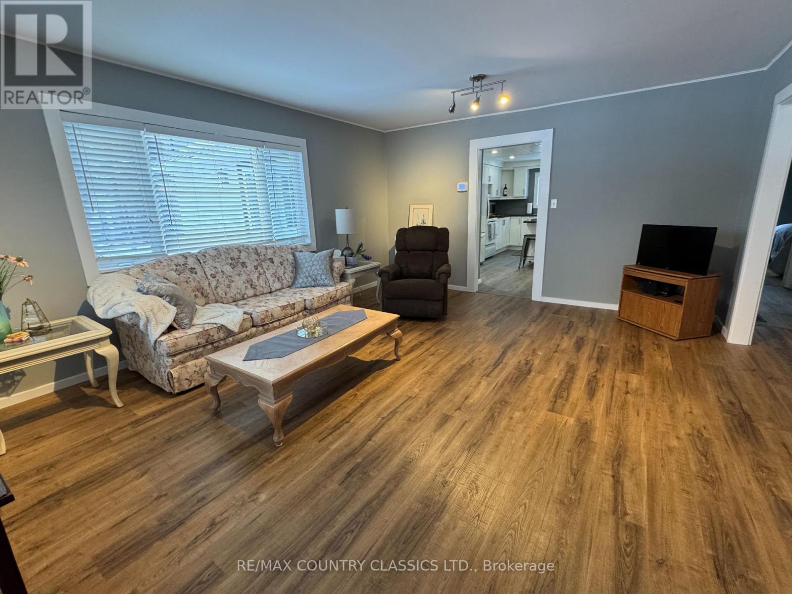 38 Flint Avenue, Bancroft, Ontario  K0L 1C0 - Photo 5 - X12907212
