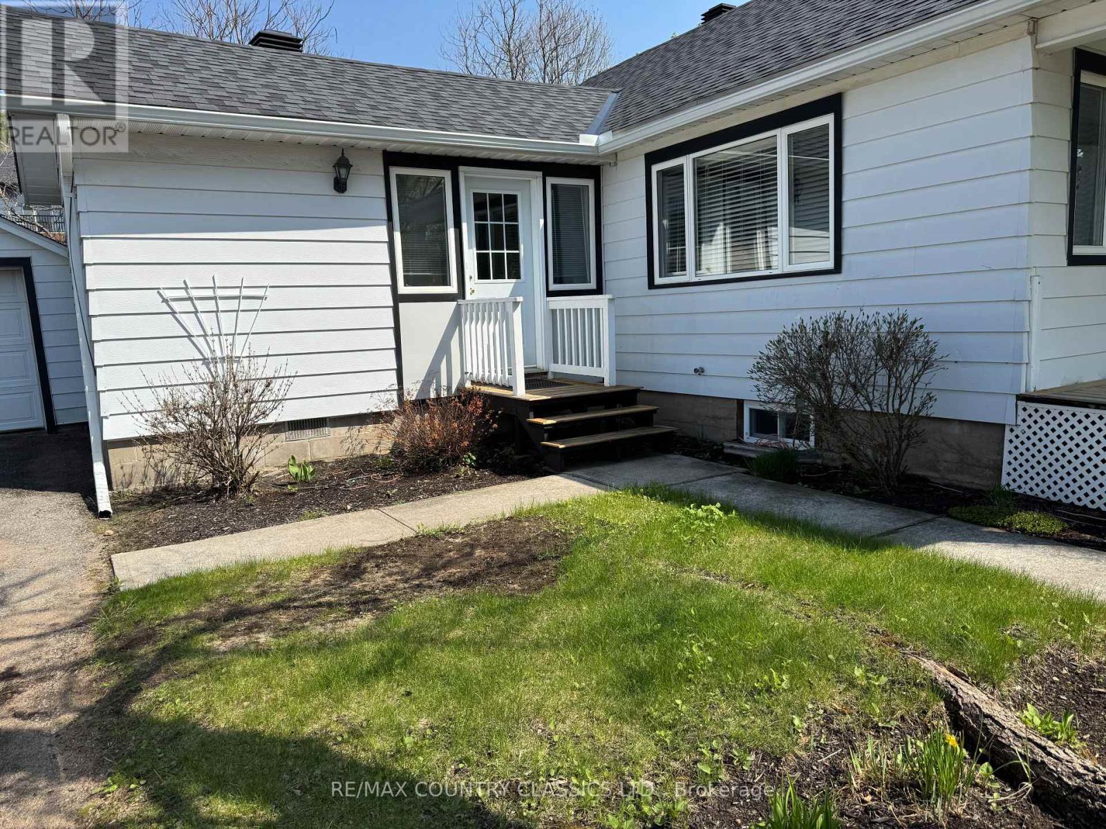 38 Flint Avenue, Bancroft, Ontario  K0L 1C0 - Photo 4 - X12907212