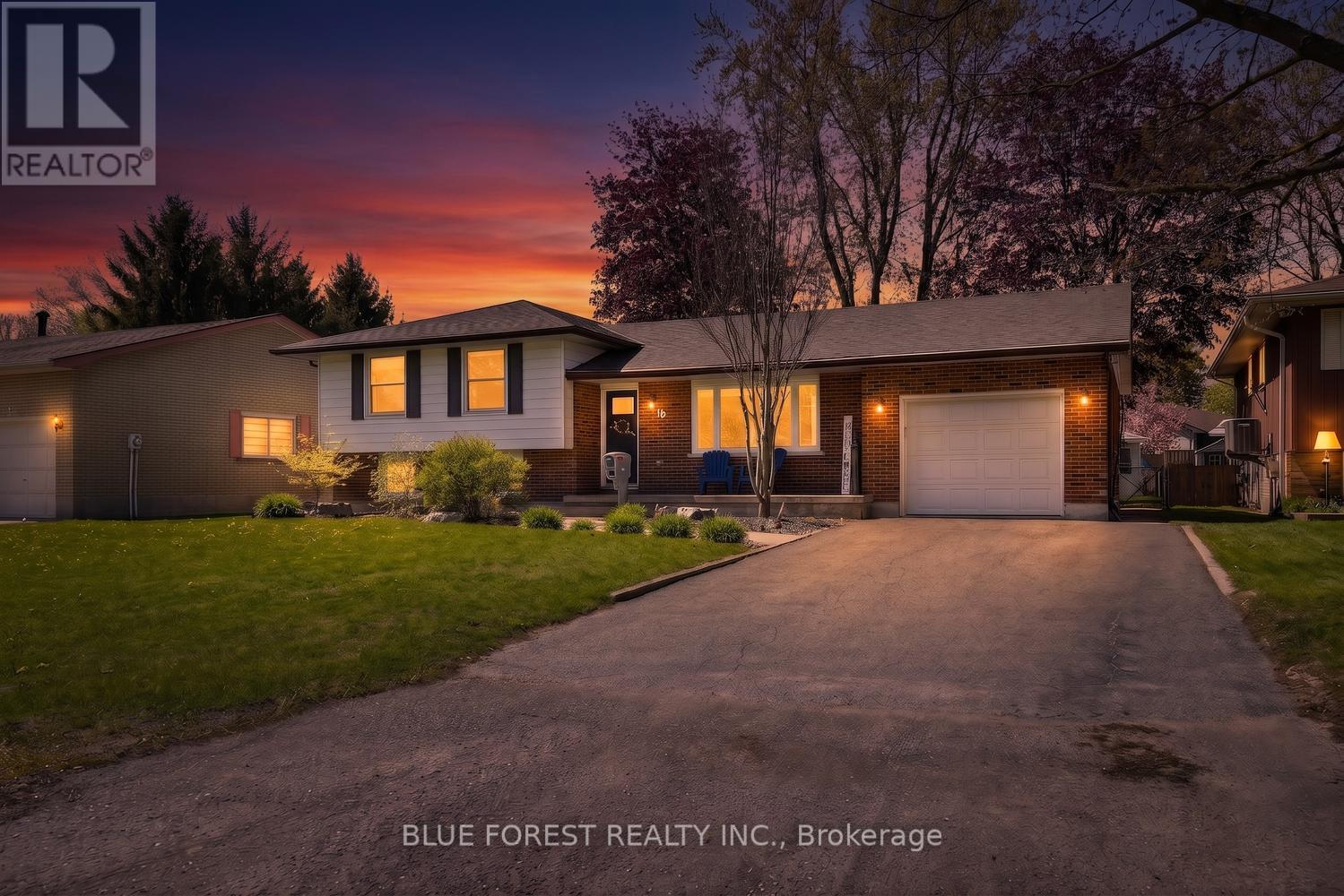 16 DELL DRIVE, Strathroy-Caradoc, Ontario