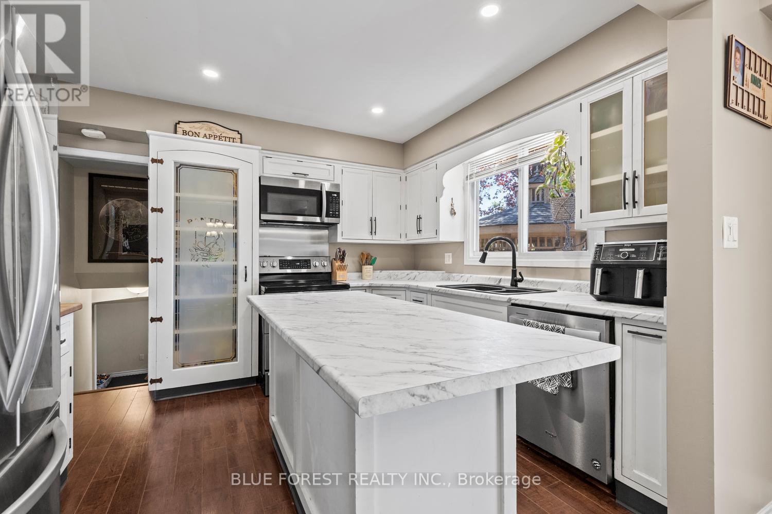 16 Dell Drive, Strathroy-Caradoc, Ontario  N7G 3N5 - Photo 6 - X13141706