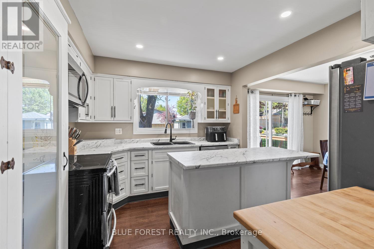 16 Dell Drive, Strathroy-Caradoc, Ontario  N7G 3N5 - Photo 7 - X13141706