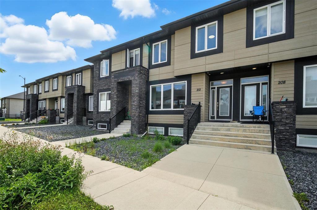 212 Park East Drive, Winnipeg, Manitoba  R3Y 0Y5 - Photo 1 - 202610797