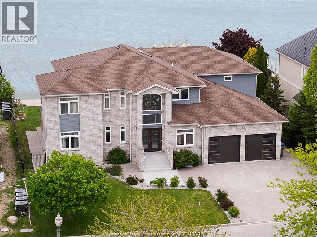 300 Shoreview Circle, Windsor, Ontario N8P 1M7 - Photo 1 - 26011352