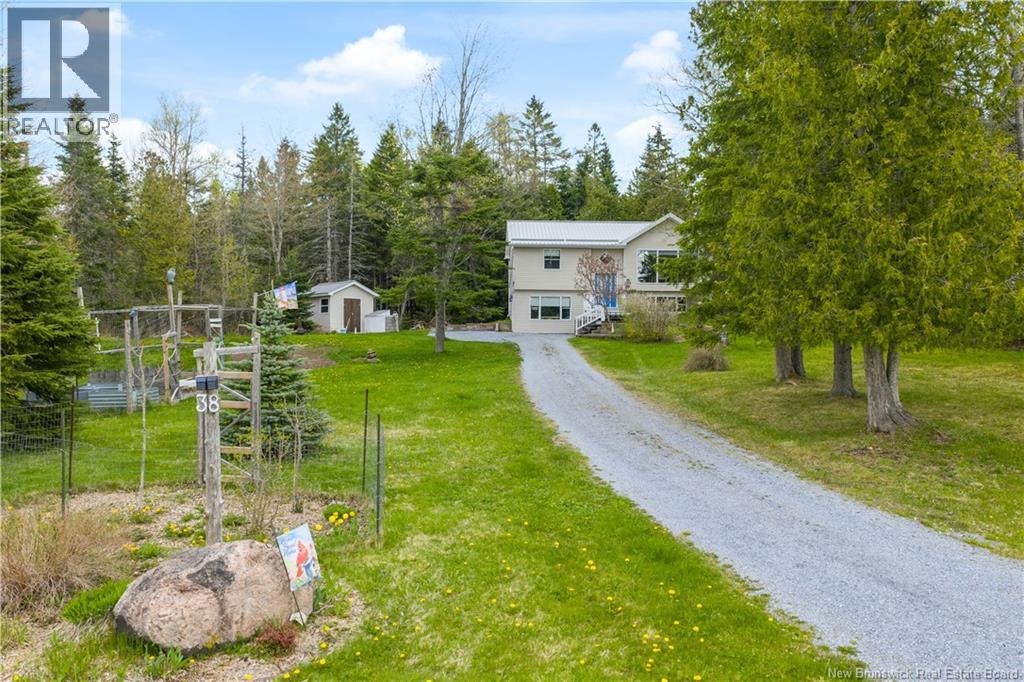 38 Kingsway Drive, Quispamsis, New Brunswick  E2G 1C1 - Photo 2 - NB139682