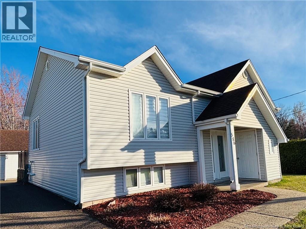 586 Rue Breau, Tracadie, New Brunswick  E1X 1B5 - Photo 8 - NB139490