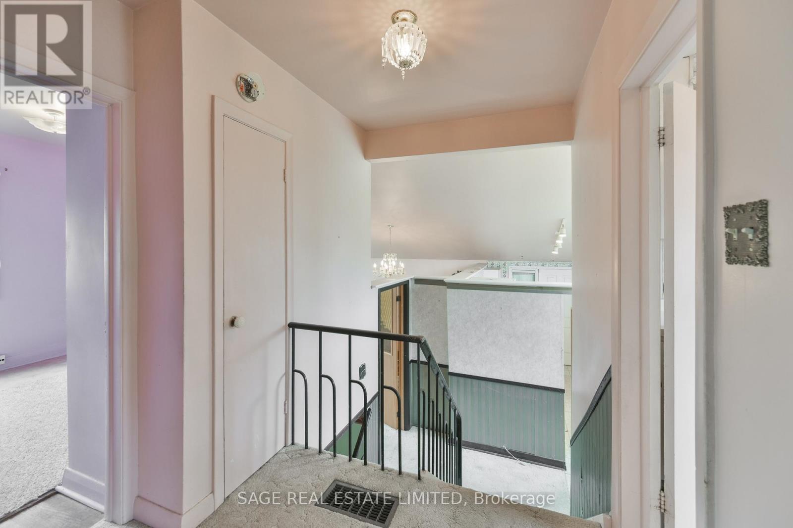 56 Grangemill Crescent, Toronto, Ontario  M3B 2J2 - Photo 15 - C13141696