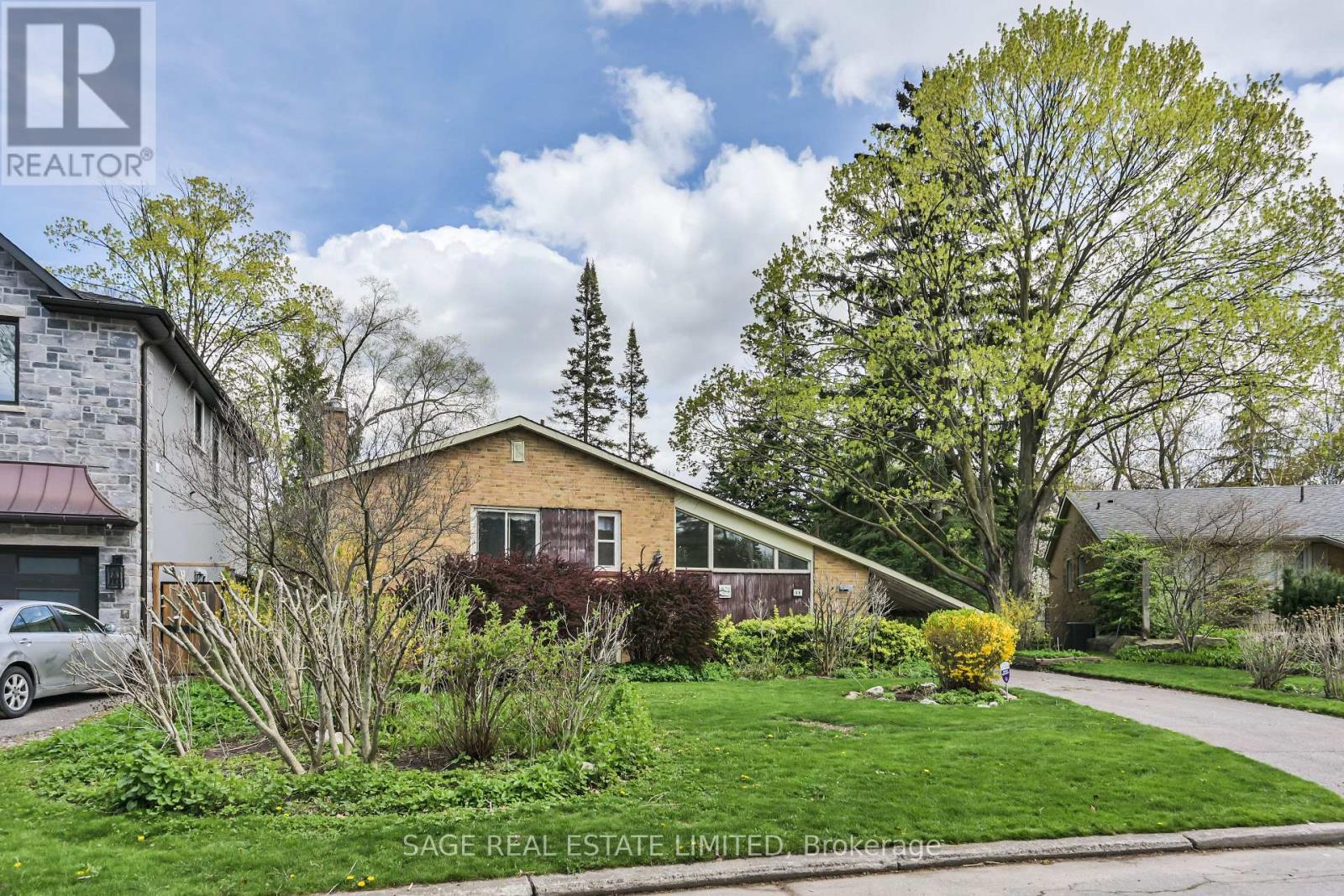 56 Grangemill Crescent, Toronto, Ontario  M3B 2J2 - Photo 4 - C13141696
