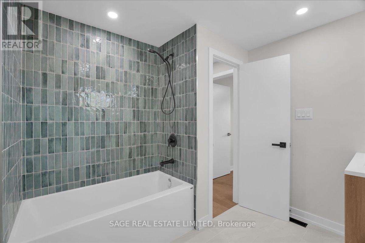664 Breezy Drive, Pickering, Ontario  L1W 2X3 - Photo 15 - E13141694