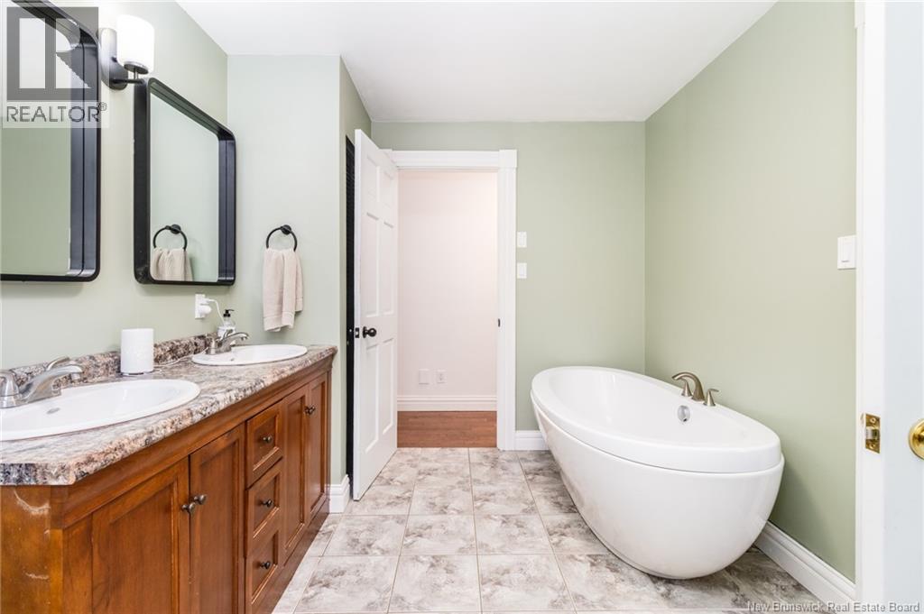 122 Parkwood Drive, Woodstock, New Brunswick  E7M 5G1 - Photo 25 - NB134182