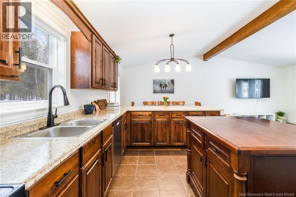 122 Parkwood Drive, Woodstock, New Brunswick  E7M 5G1 - Photo 5 - NB134182
