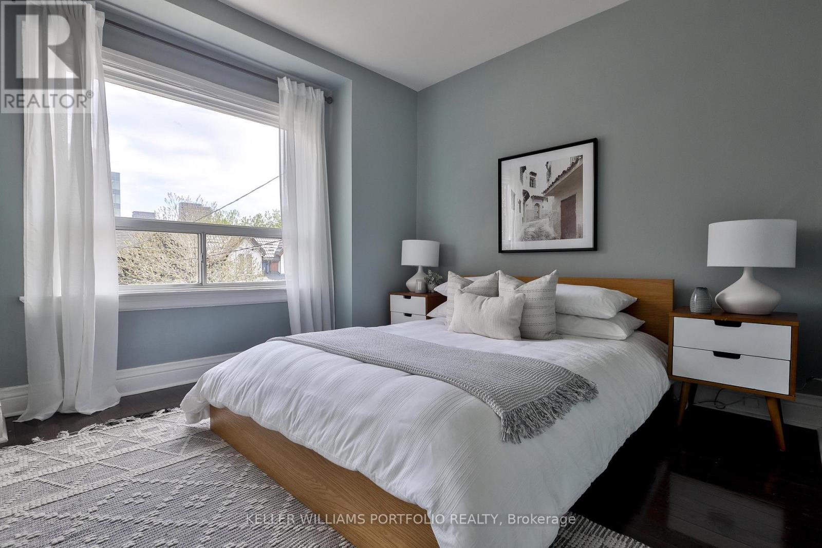 64 Campbell Avenue, Toronto, Ontario  M6P 3T8 - Photo 12 - W13141676