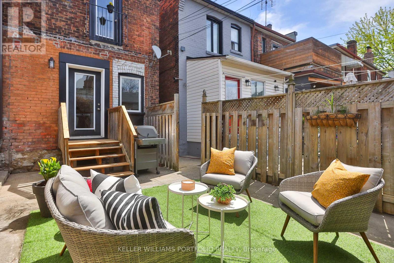 64 Campbell Avenue, Toronto, Ontario  M6P 3T8 - Photo 21 - W13141676