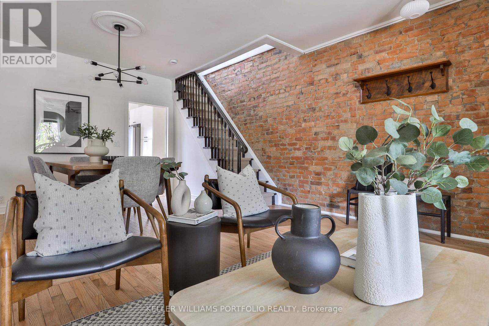 64 Campbell Avenue, Toronto, Ontario  M6P 3T8 - Photo 4 - W13141676
