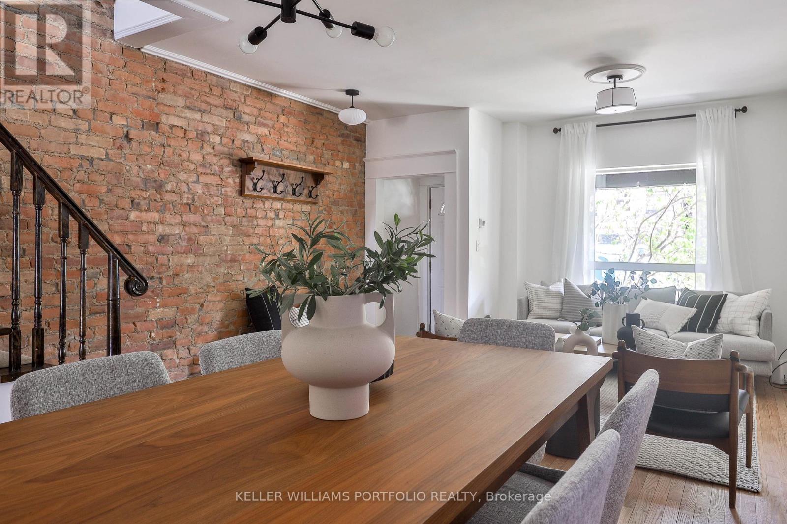 64 Campbell Avenue, Toronto, Ontario  M6P 3T8 - Photo 7 - W13141676