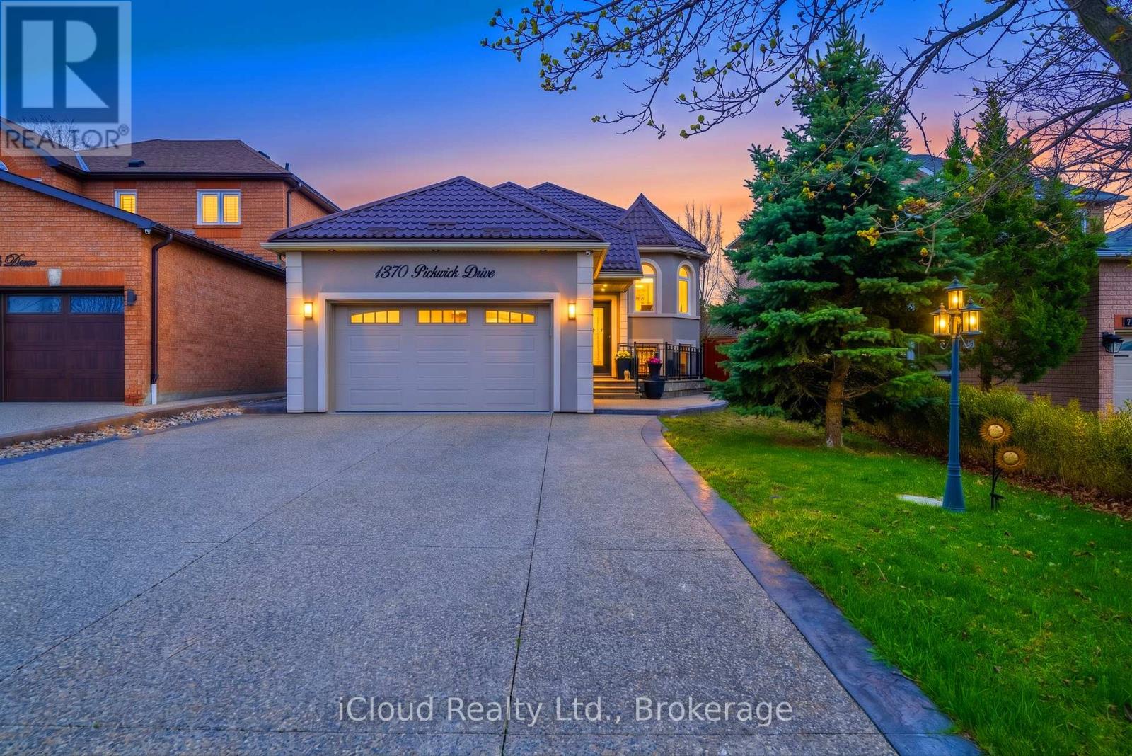 1370 Pickwick Drive, Mississauga, Ontario  L5V 2H4 - Photo 1 - W13141704