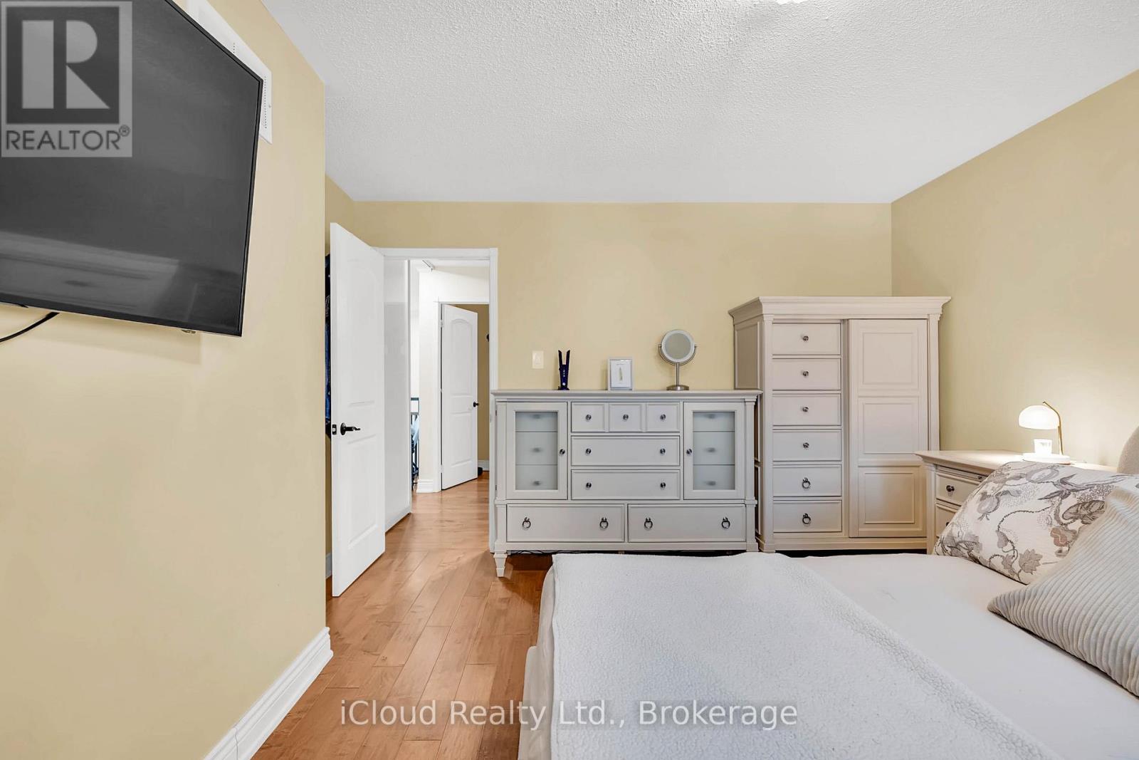 1370 Pickwick Drive, Mississauga, Ontario  L5V 2H4 - Photo 14 - W13141704