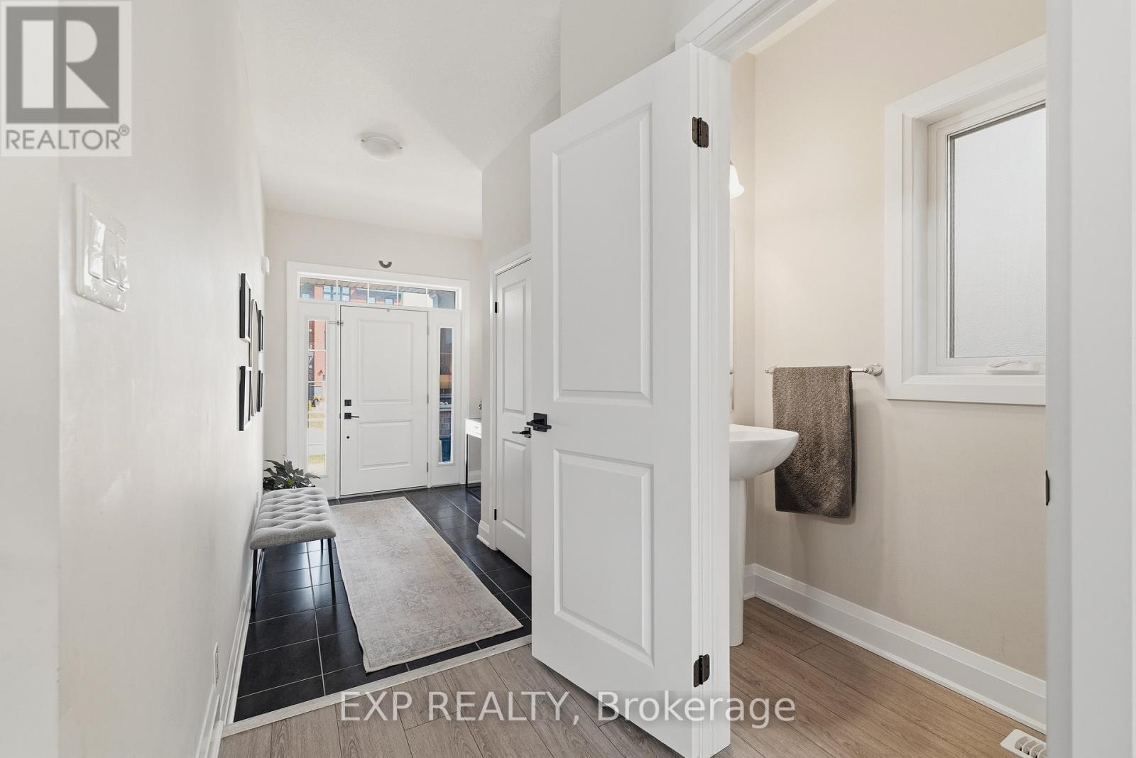 38 Sportsman Hil Street, Kitchener, Ontario  N2H 5T3 - Photo 2 - X13141652