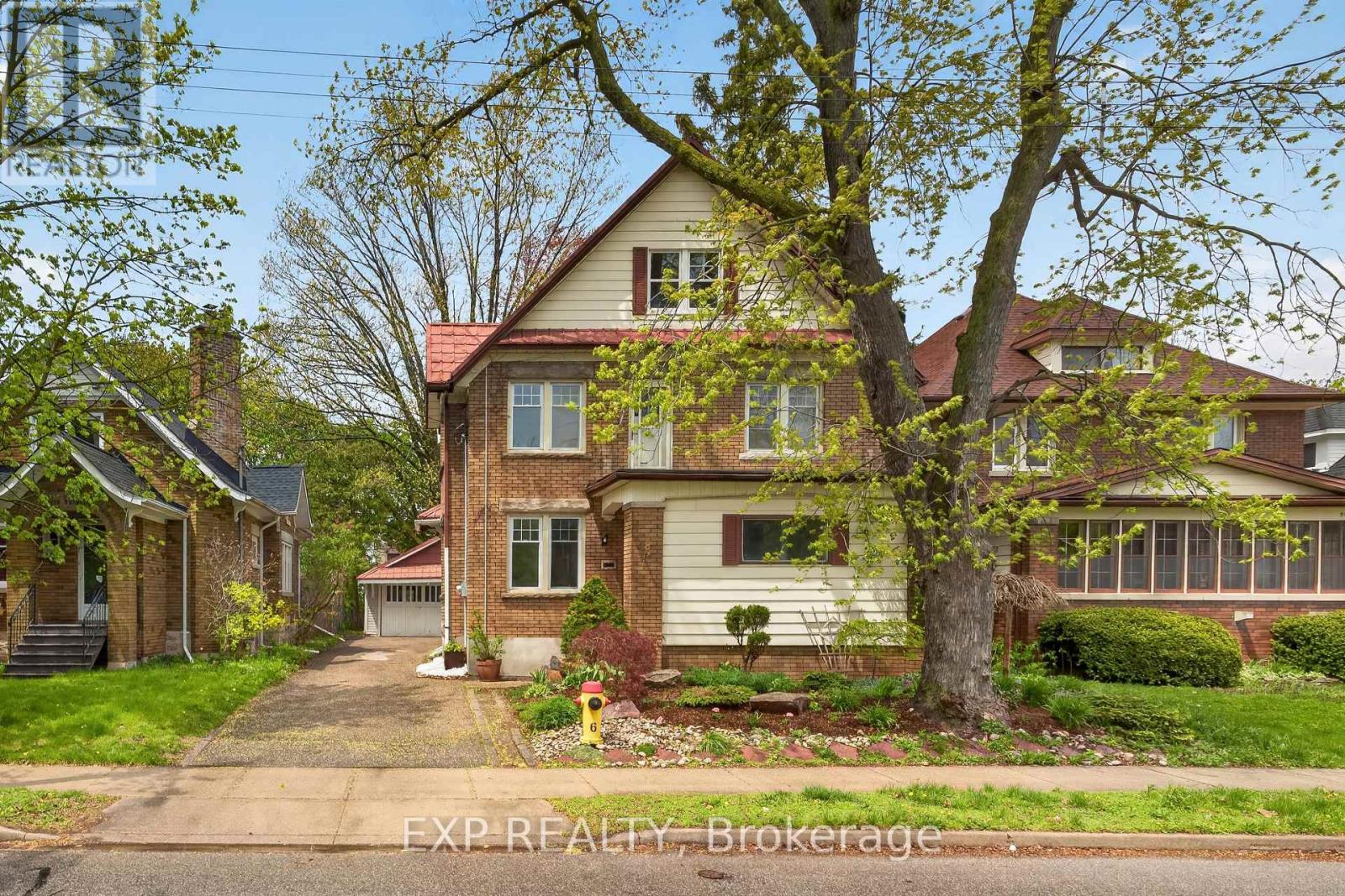 48 STIRLING AVENUE N, Kitchener, Ontario