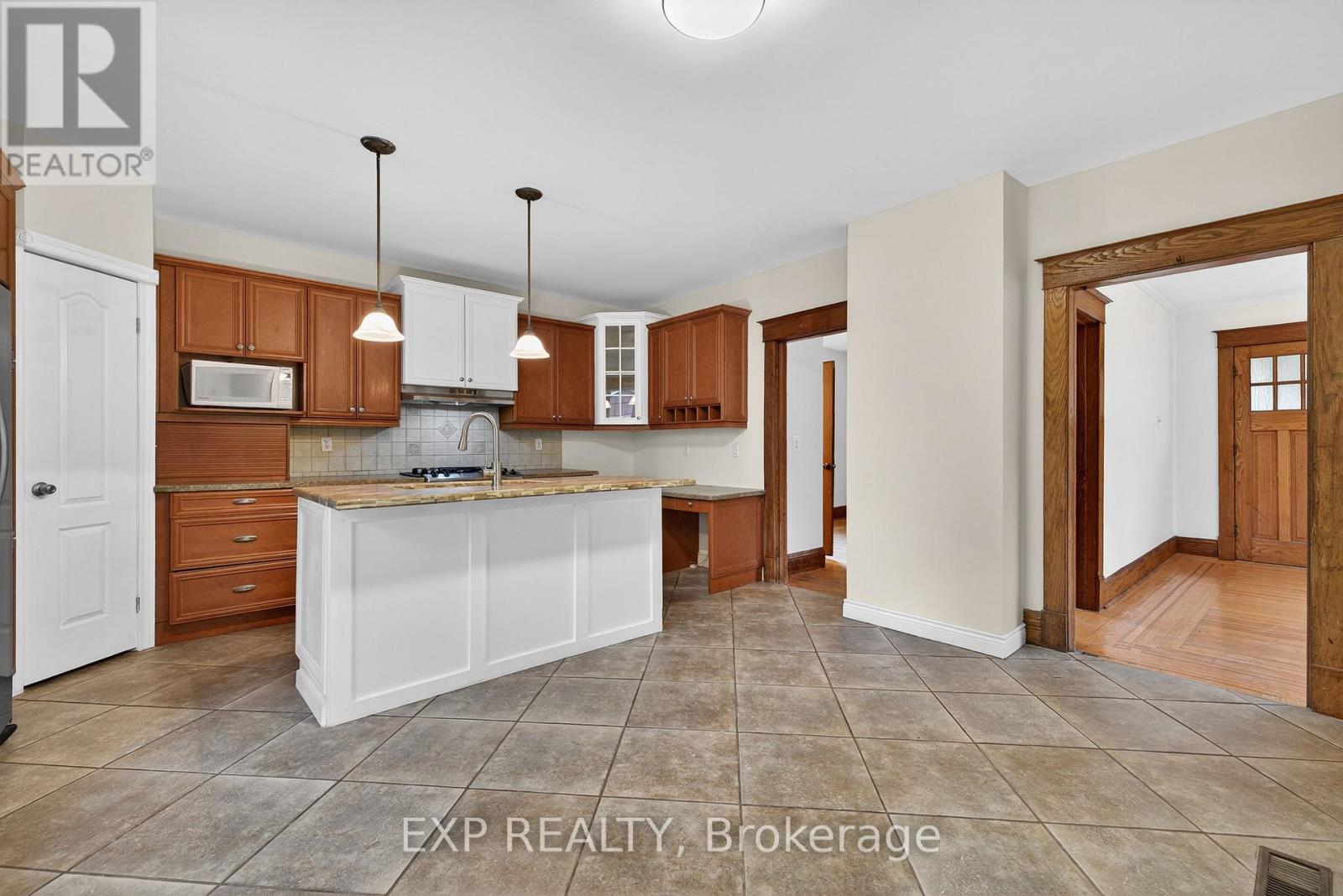 48 Stirling Avenue N, Kitchener, Ontario  N2H 3G5 - Photo 8 - X13141680