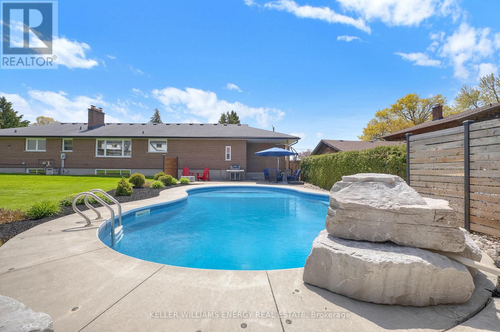 858 Swiss Heights, Oshawa, Ontario  L1K 2A9 - Photo 48 - E13141730