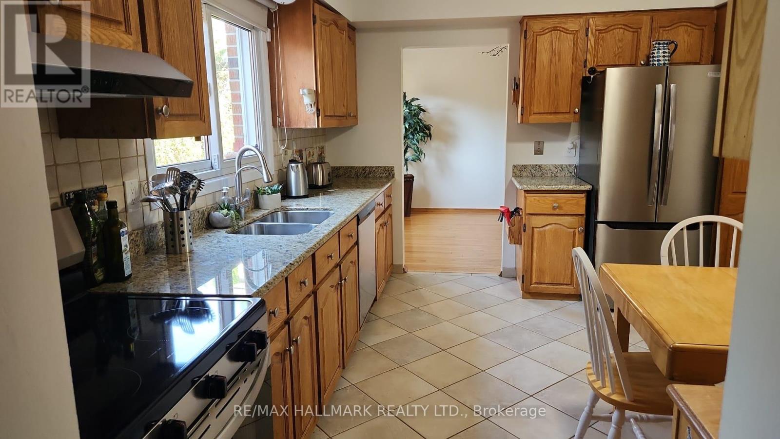 34 Harringay Crescent, Toronto, Ontario  M1W 1Z3 - Photo 13 - E12898904