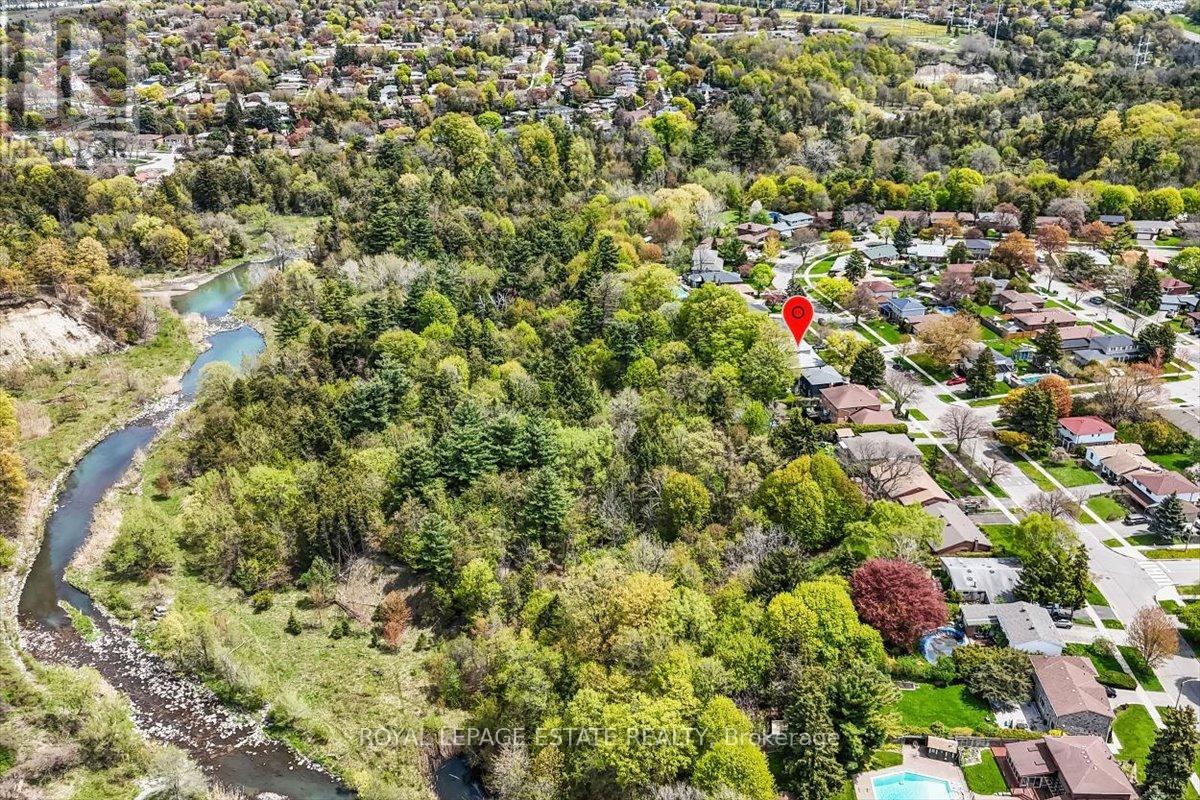 103 Pegasus Trail, Toronto, Ontario  M1G 3N8 - Photo 2 - E13141748