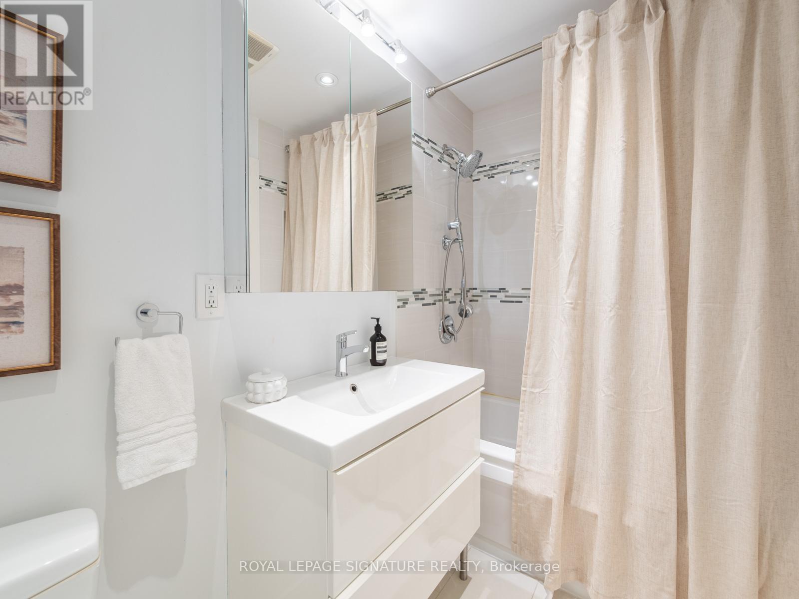995 Greenwood Avenue, Toronto, Ontario M4J 4C7 - Photo 35 - E13141754