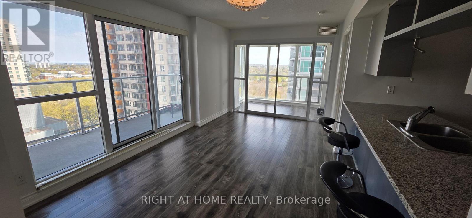 1704 - 70 Town Centre Court, Toronto, Ontario  M1P 4Y7 - Photo 4 - E13141776
