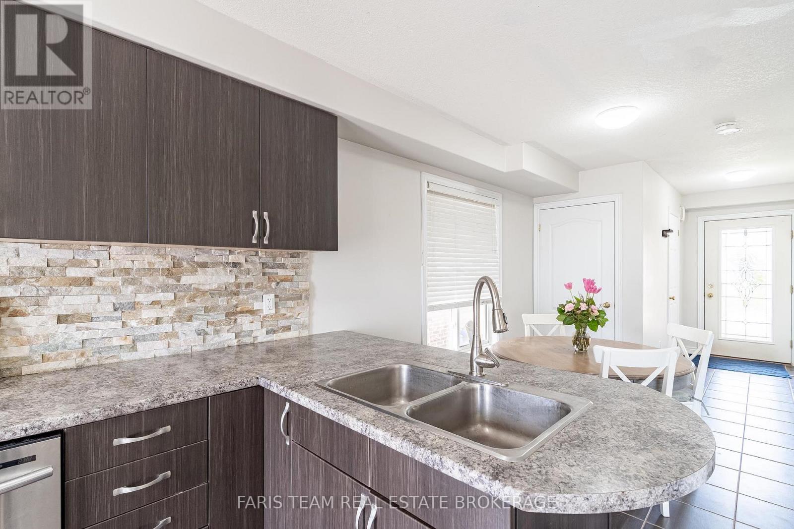 104 Banting Crescent, Essa, Ontario  L3W 0P3 - Photo 8 - N13141778