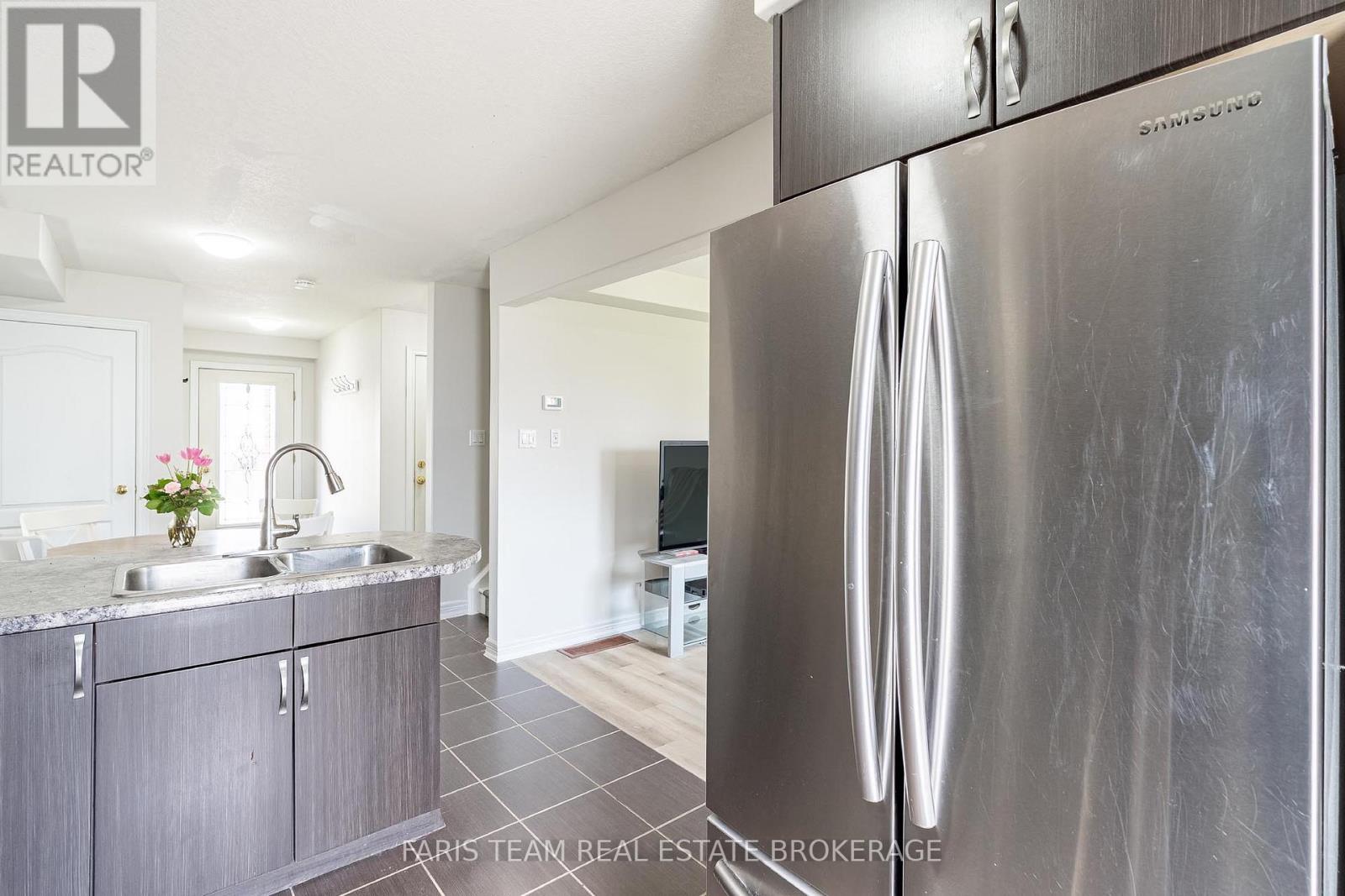 104 Banting Crescent, Essa, Ontario  L3W 0P3 - Photo 9 - N13141778