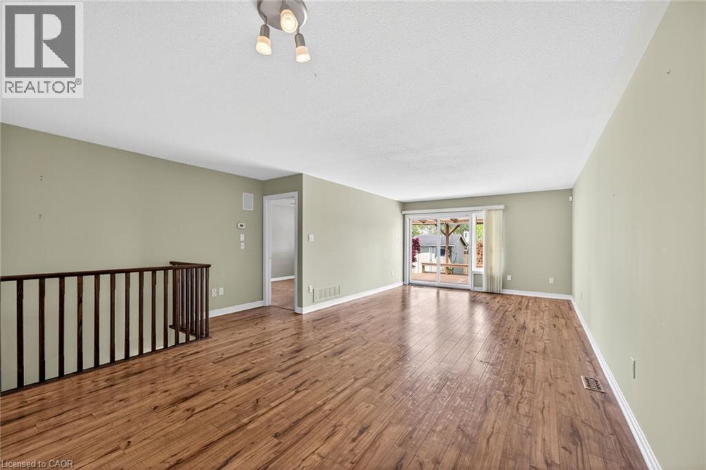 32 Woodburn Avenue, St. Catharines, Ontario  L2P 0B8 - Photo 10 - 40828021