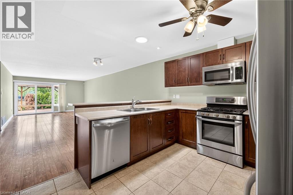 32 Woodburn Avenue, St. Catharines, Ontario  L2P 0B8 - Photo 11 - 40828021
