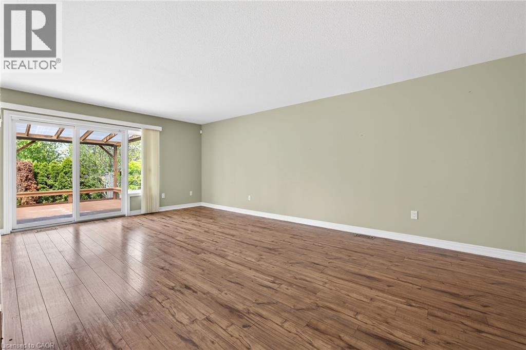 32 Woodburn Avenue, St. Catharines, Ontario  L2P 0B8 - Photo 13 - 40828021