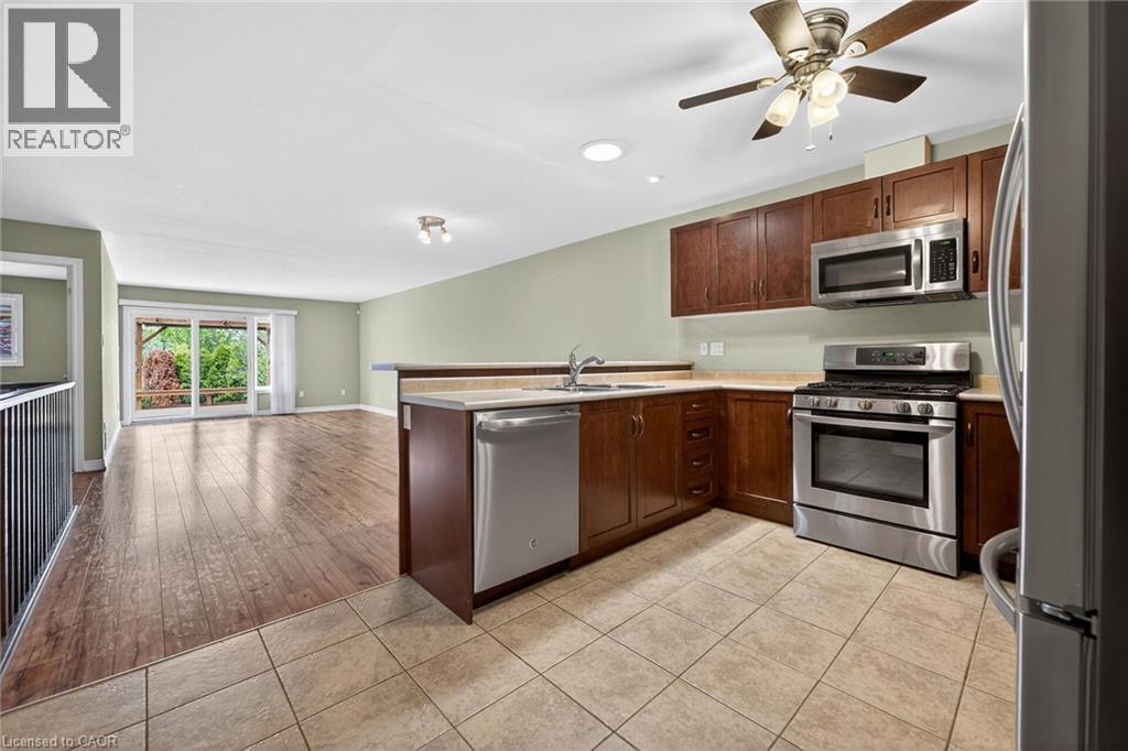 32 Woodburn Avenue, St. Catharines, Ontario  L2P 0B8 - Photo 9 - 40828021