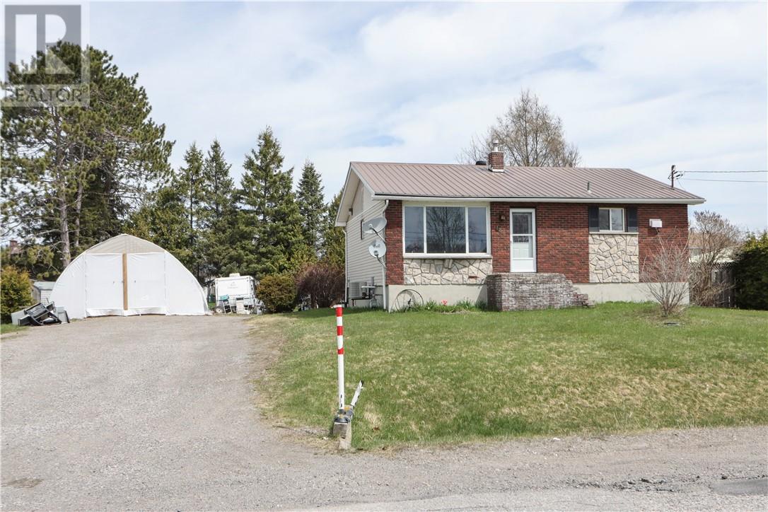 188 Rita Street, Chelmsford, Ontario  P0M 1L0 - Photo 1 - 2127853
