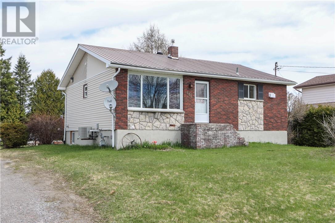 188 Rita Street, Chelmsford, Ontario  P0M 1L0 - Photo 2 - 2127853