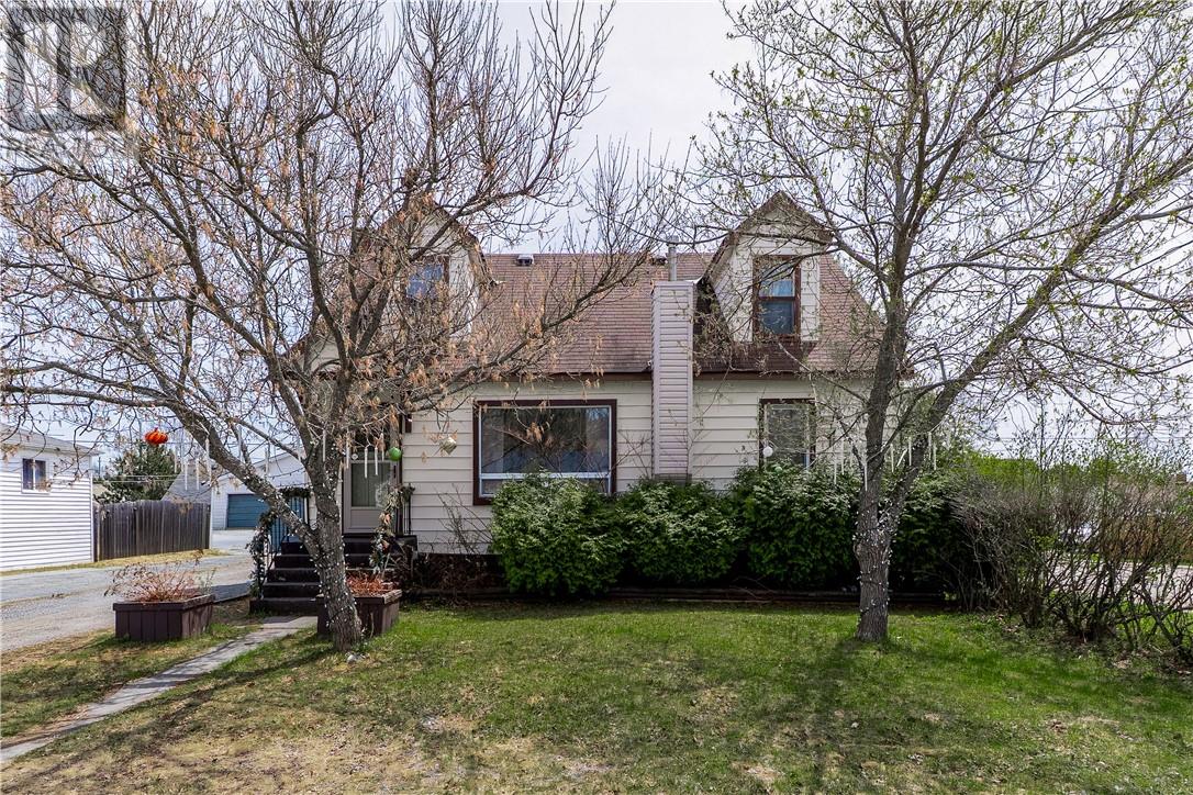 251 Eleventh Avenue, Lively, Ontario  P3Y 1M7 - Photo 2 - 2127833