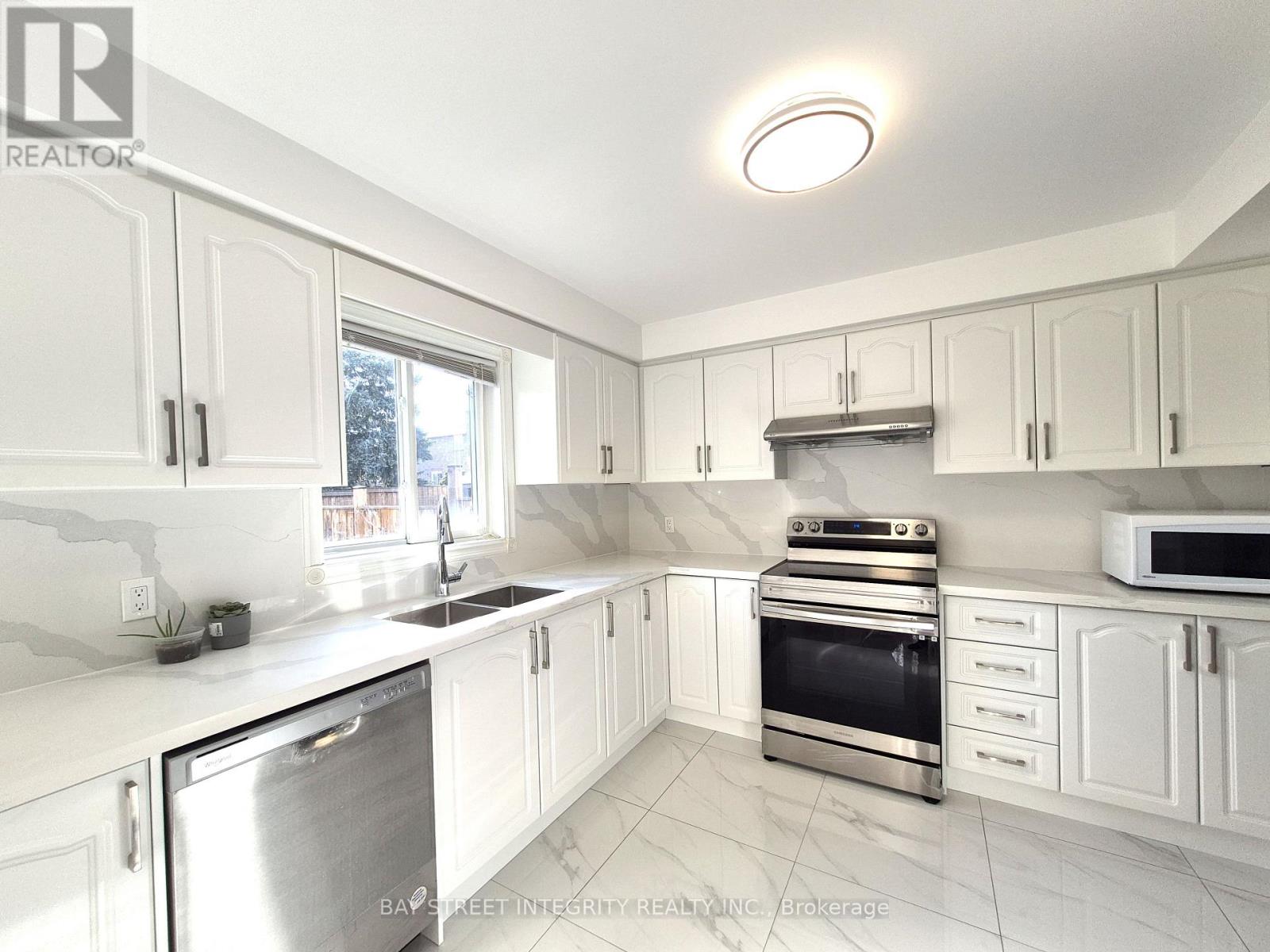 5132 Guildwood Way, Mississauga, Ontario  L5R 2S7 - Photo 11 - W13141744