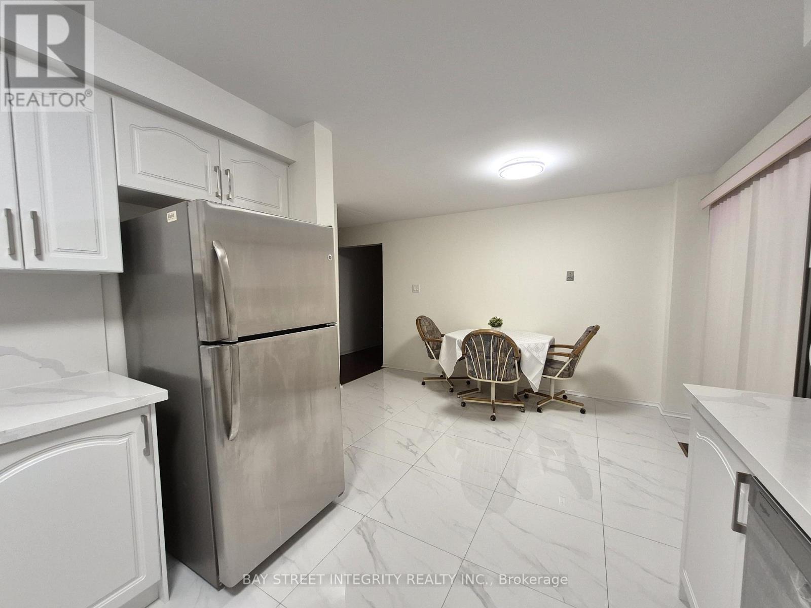 5132 Guildwood Way, Mississauga, Ontario  L5R 2S7 - Photo 13 - W13141744
