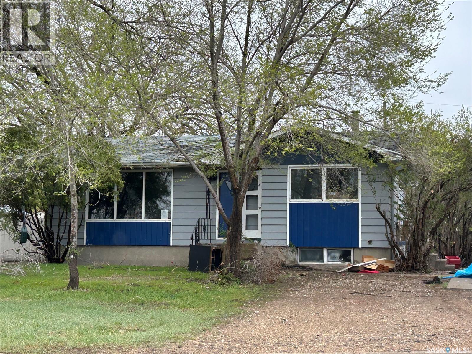 825 Valley STREET, Estevan, Saskatchewan