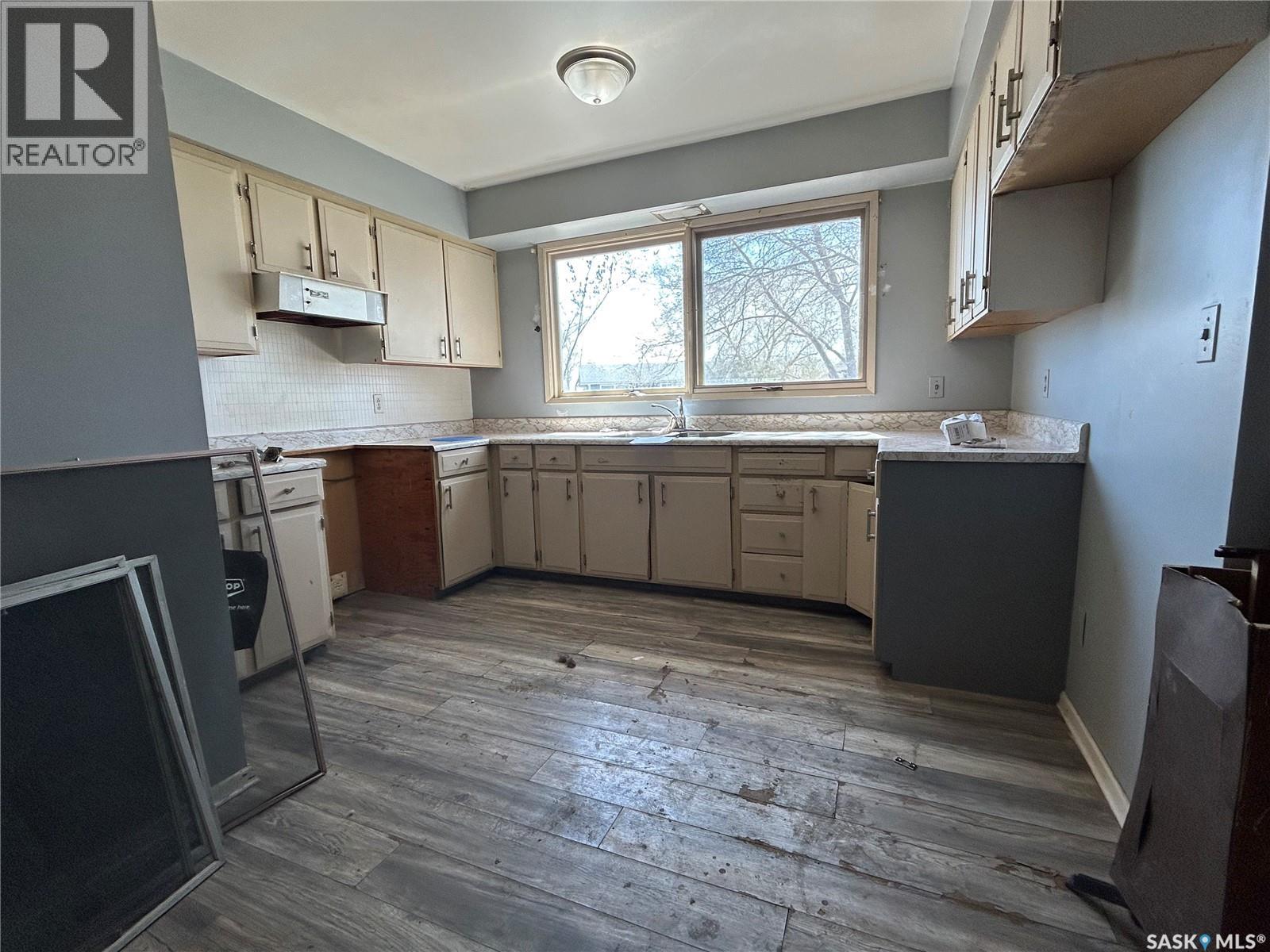 825 Valley Street, Estevan, Saskatchewan  S4A 0C8 - Photo 4 - SK036209