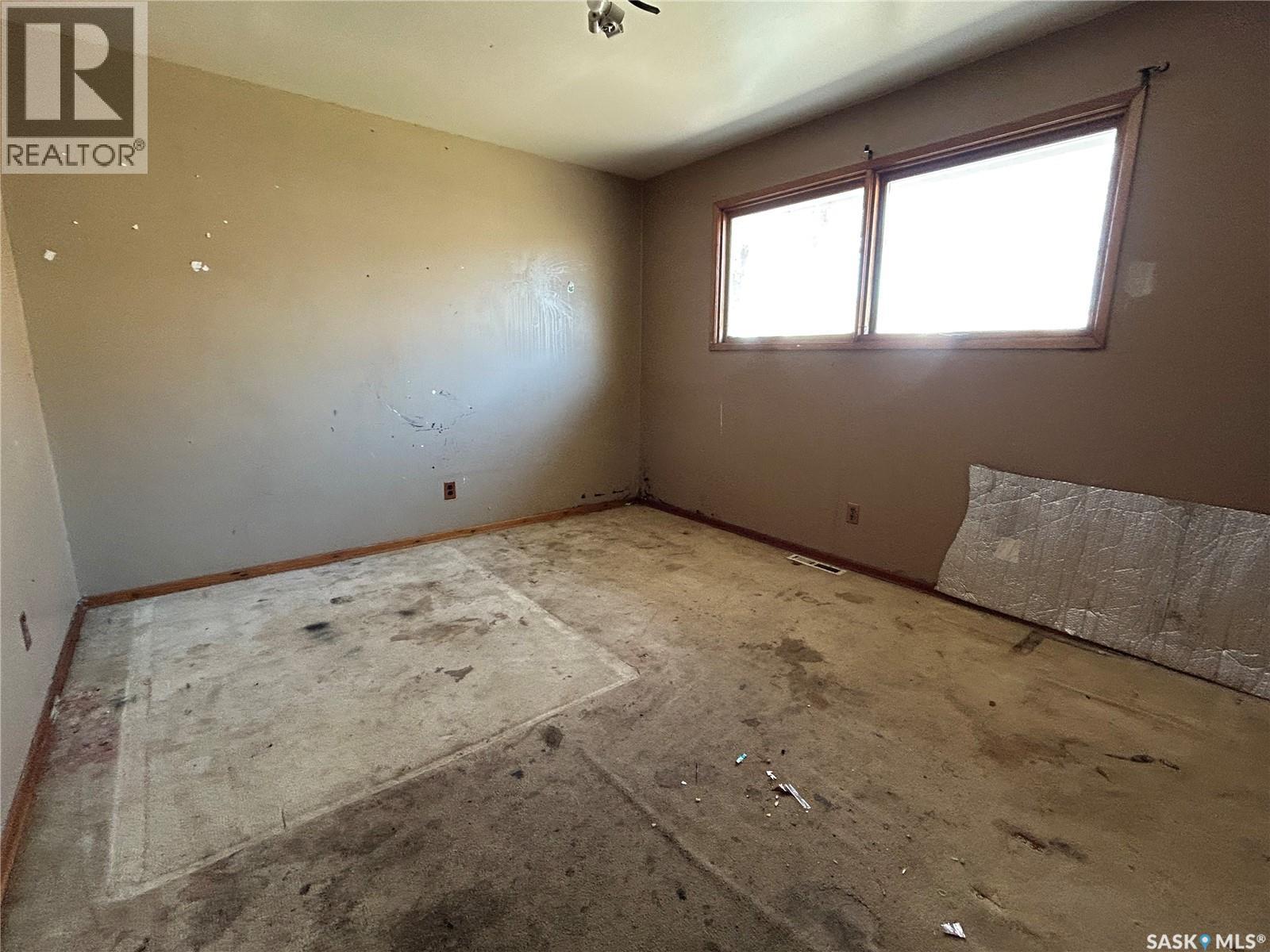 825 Valley Street, Estevan, Saskatchewan  S4A 0C8 - Photo 7 - SK036209