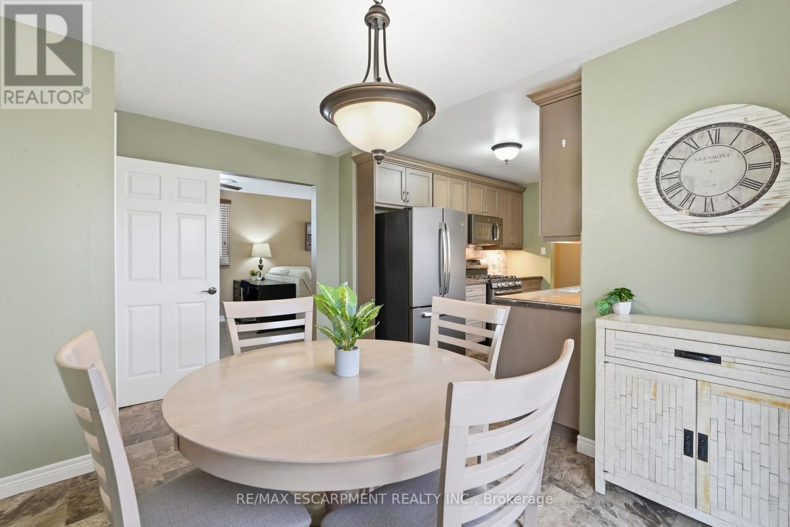 300 Eaglewood Drive, Hamilton, Ontario  L8W 1T5 - Photo 10 - X13141770