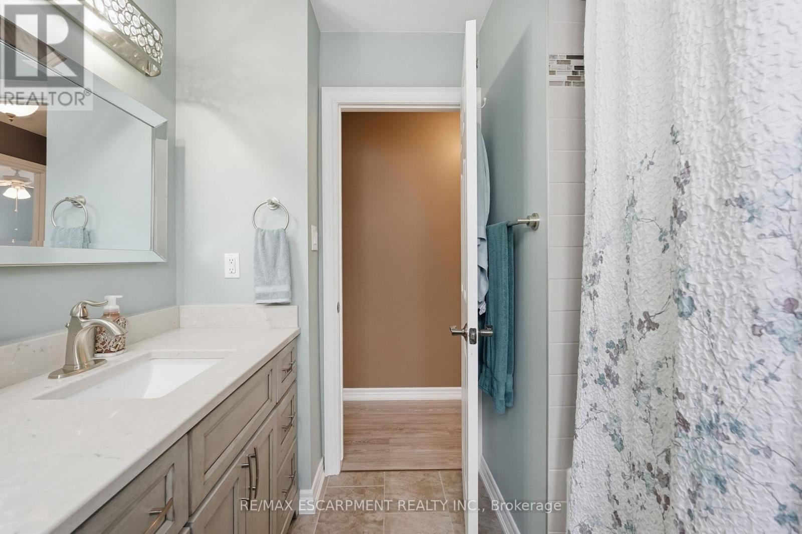 300 Eaglewood Drive, Hamilton, Ontario  L8W 1T5 - Photo 23 - X13141770