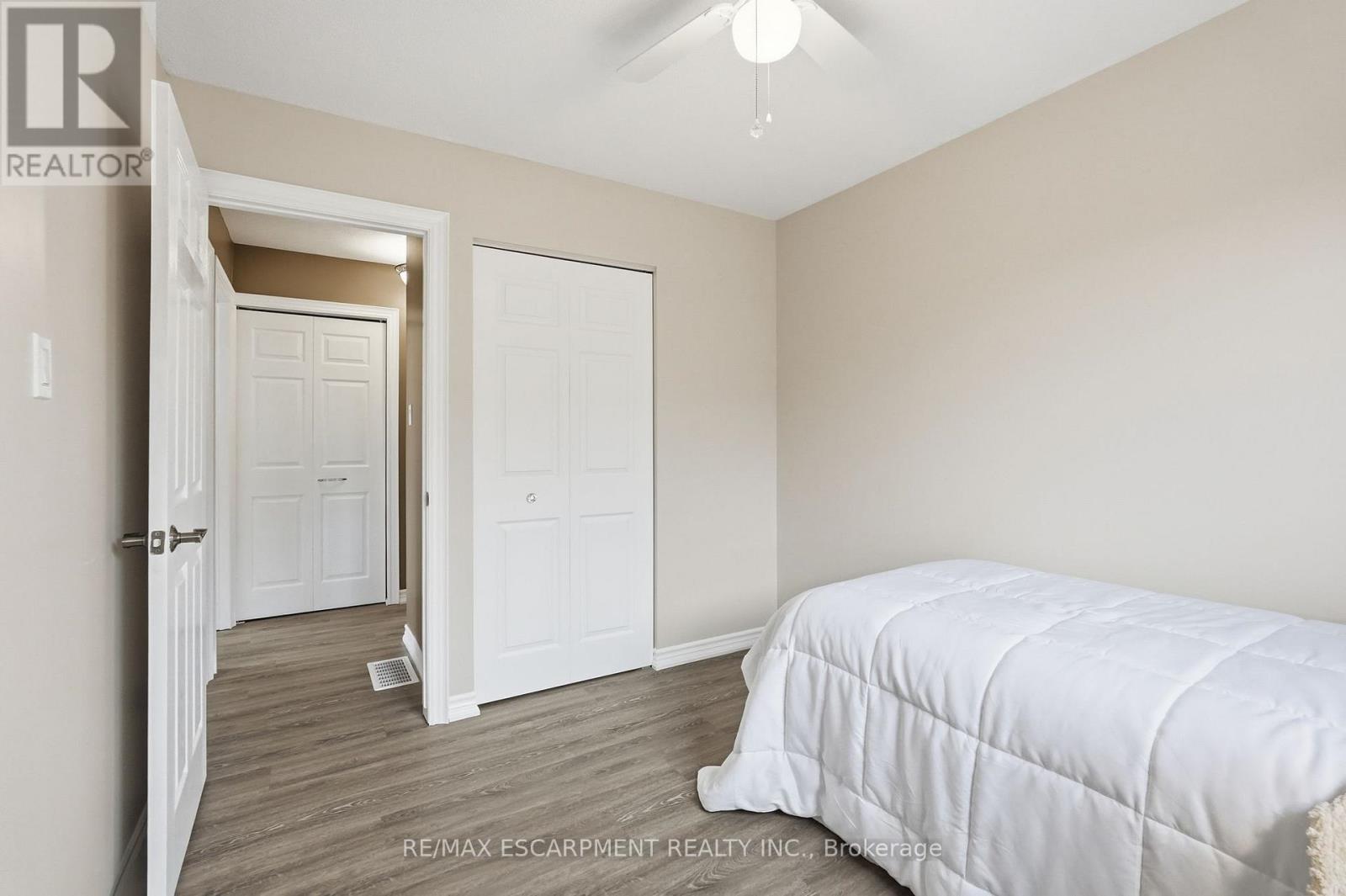 300 Eaglewood Drive, Hamilton, Ontario  L8W 1T5 - Photo 27 - X13141770