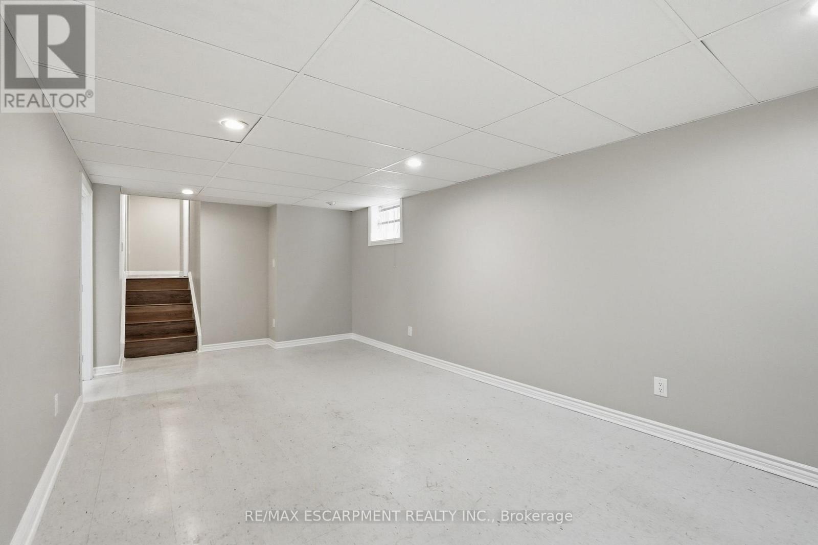 300 Eaglewood Drive, Hamilton, Ontario  L8W 1T5 - Photo 33 - X13141770