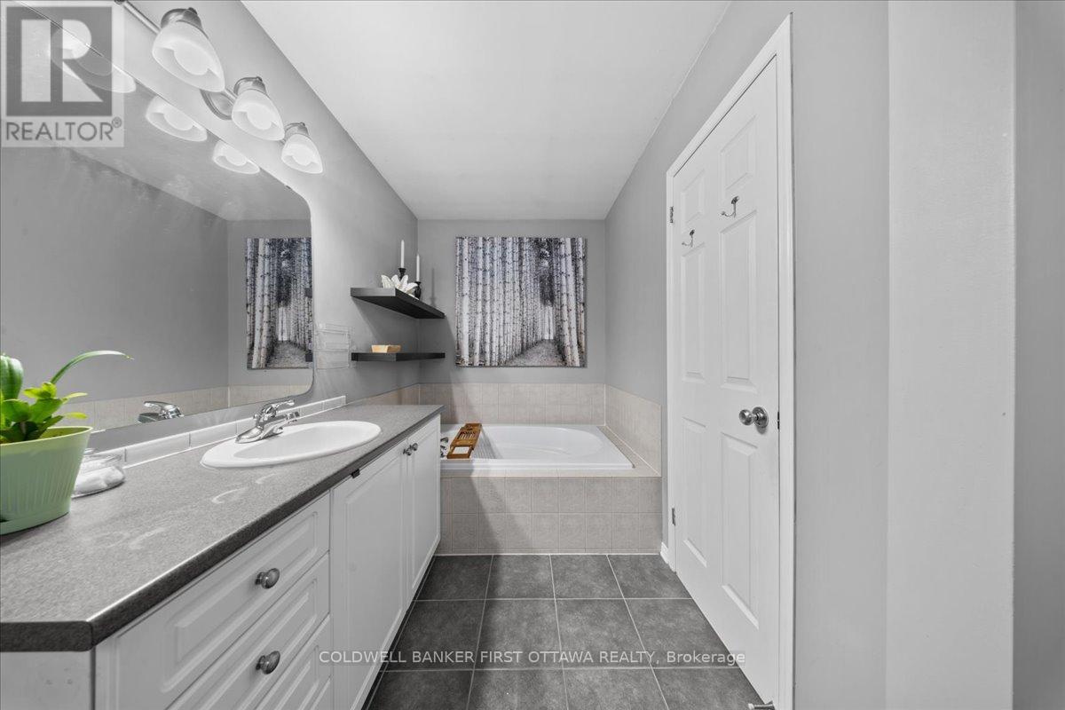 218 Flamborough Way, Ottawa, Ontario  K2W 1G5 - Photo 17 - X13141804