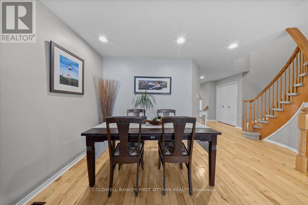 218 Flamborough Way, Ottawa, Ontario  K2W 1G5 - Photo 4 - X13141804